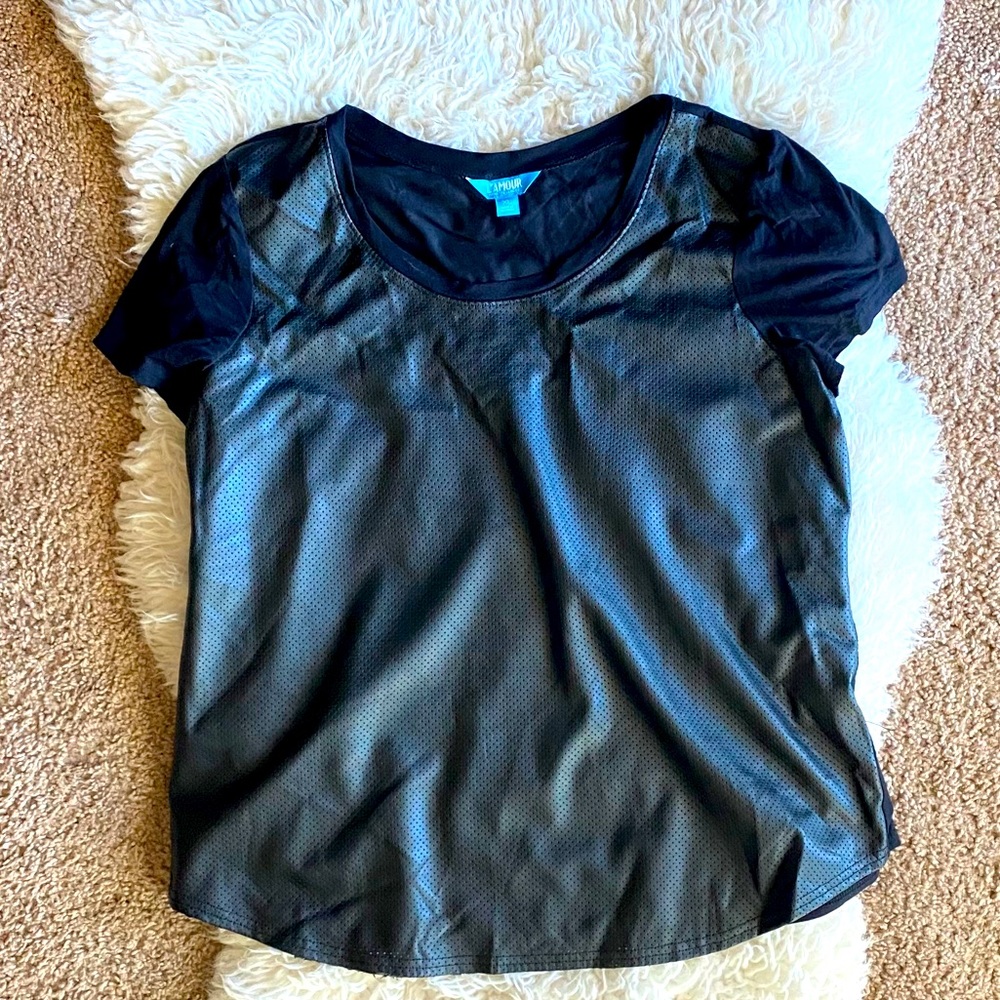 *NWOT*L’Amour faux leather-front top